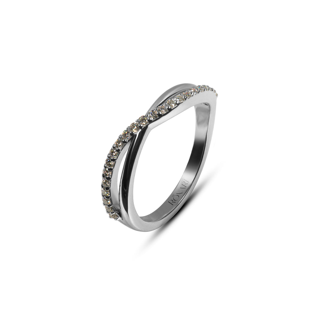 Moissanite diamond ring