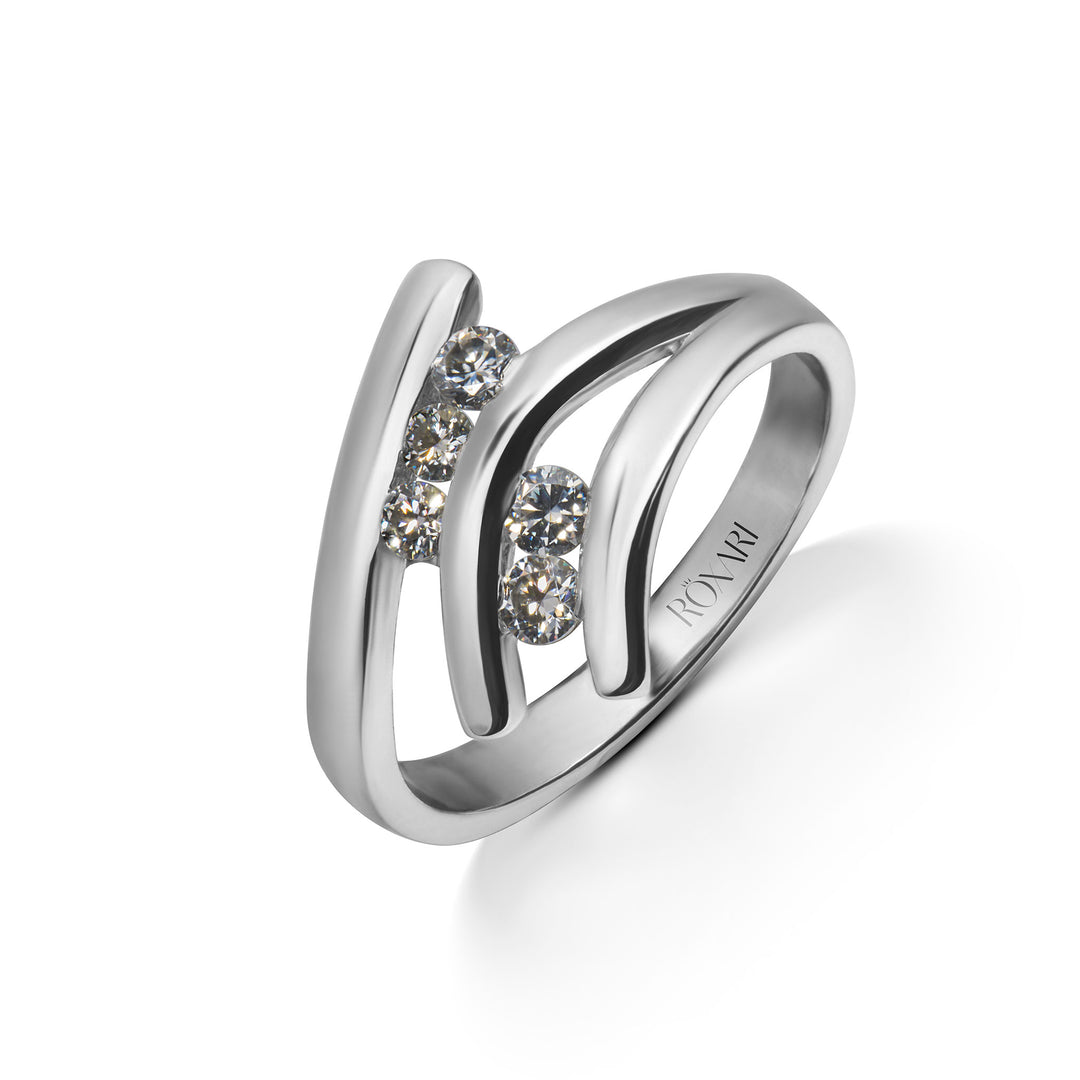 Moissanite diamond ring