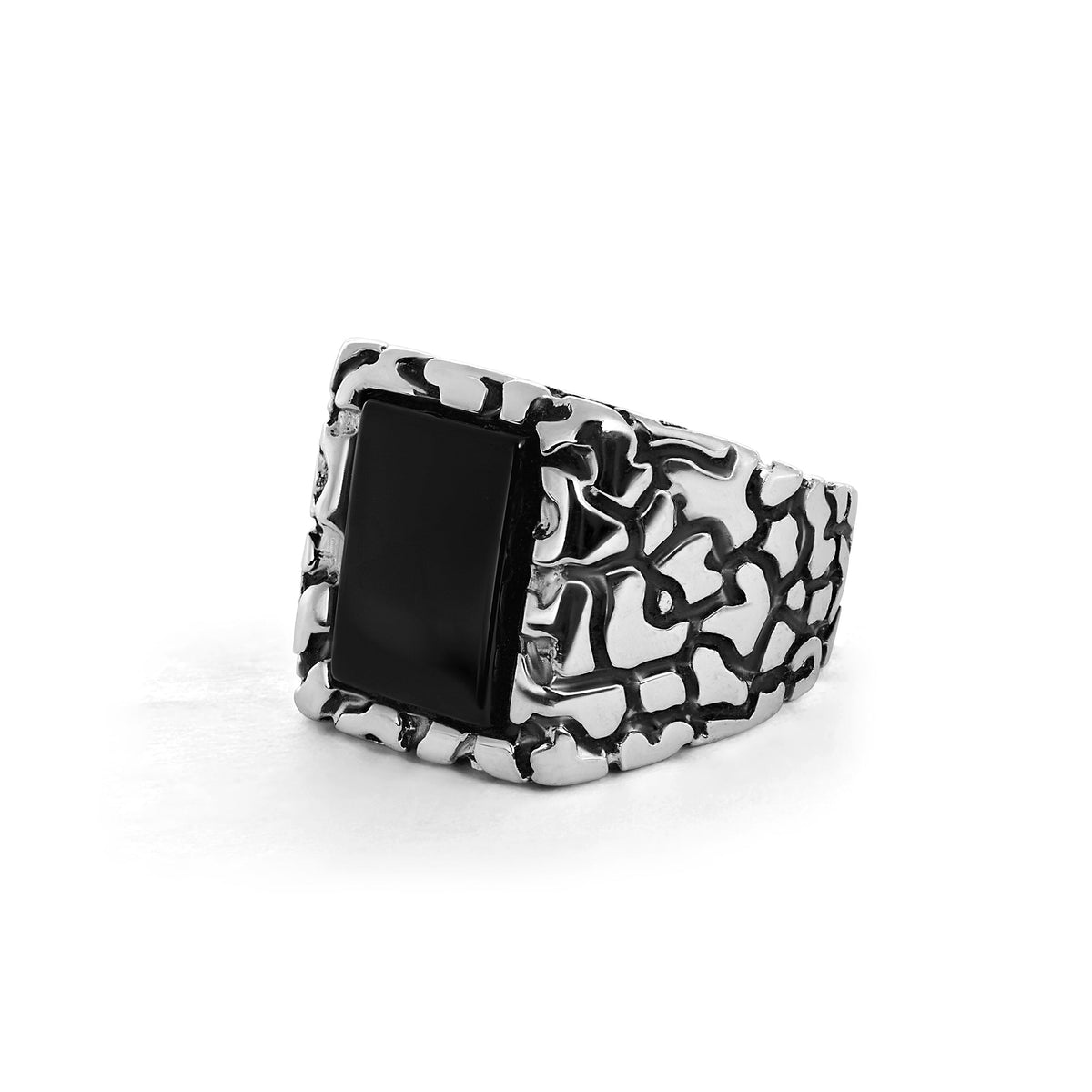 Rectangular black-stone ring with patterned band