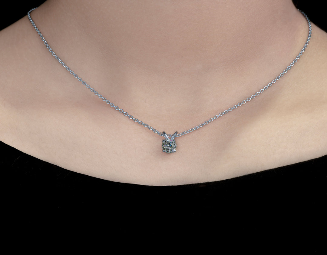 Moissanite diamond pendant | Roxari