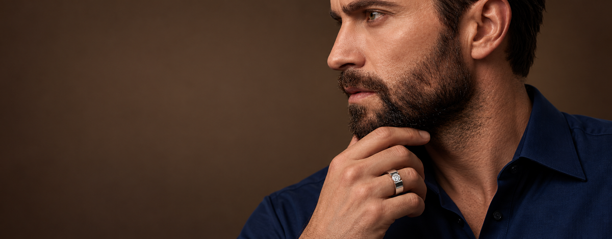 Man wearing a ROXARI ring