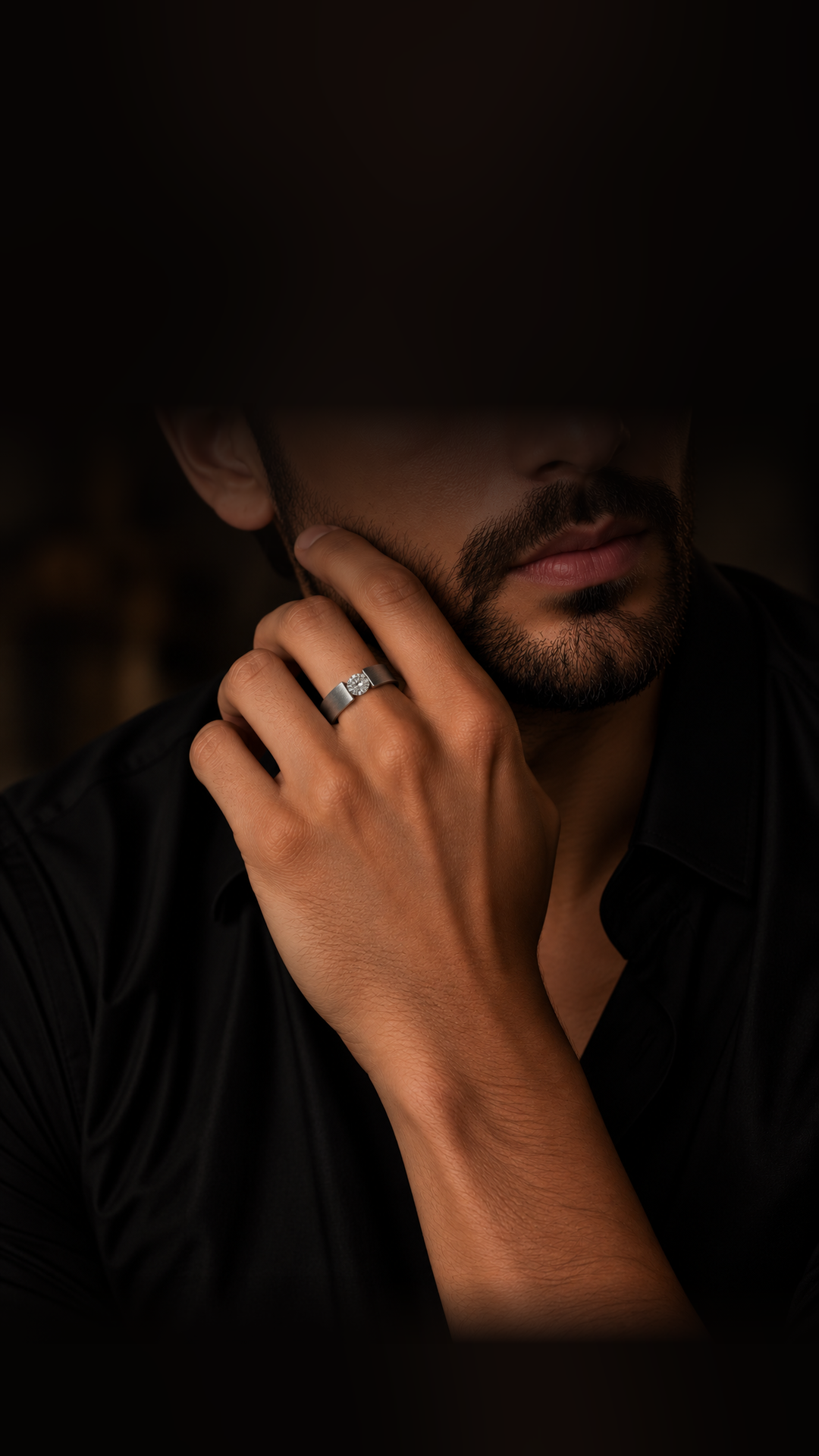 ROXARI men's Lumina diamond ring, warm cinematic mobile slider